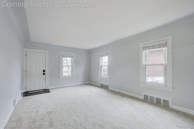 1060 W Hazelhurst Street, Ferndale, MI 48220