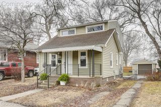 1060 W Hazelhurst Street, Ferndale, MI 48220
