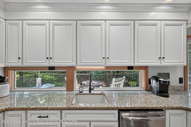 7844 Ashbrook Drive, Haslett, MI 48840