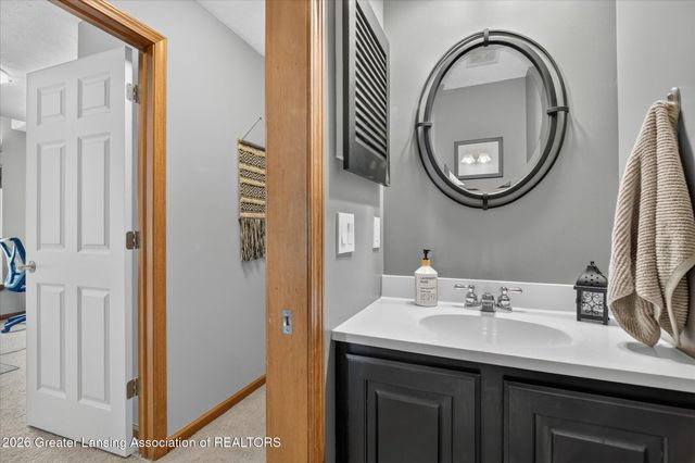 7844 Ashbrook Drive, Haslett, MI 48840
