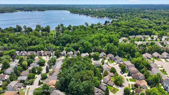 7844 Ashbrook Drive, Haslett, MI 48840