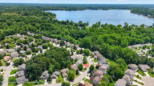 7844 Ashbrook Drive, Haslett, MI 48840