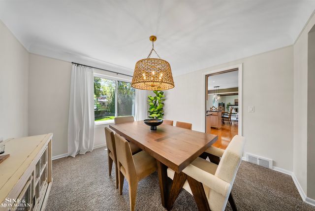641 Blairmoor Court, Grosse Pointe Woods, MI 48236