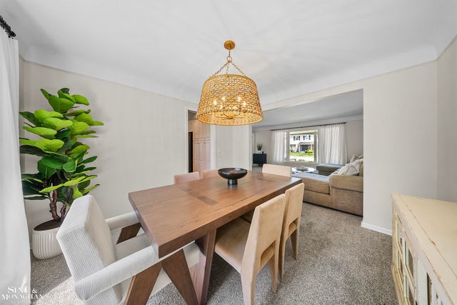 641 Blairmoor Court, Grosse Pointe Woods, MI 48236