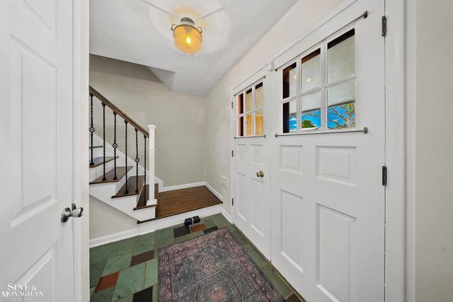 641 Blairmoor Court, Grosse Pointe Woods, MI 48236