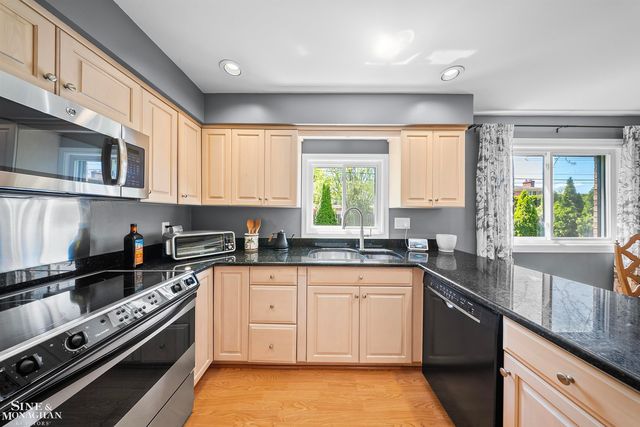 641 Blairmoor Court, Grosse Pointe Woods, MI 48236
