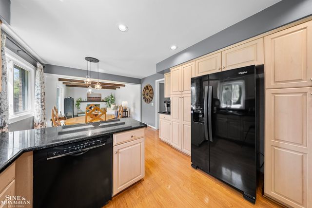 641 Blairmoor Court, Grosse Pointe Woods, MI 48236
