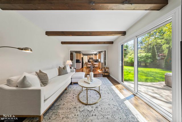 641 Blairmoor Court, Grosse Pointe Woods, MI 48236