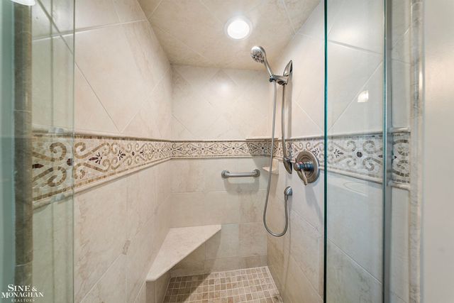 641 Blairmoor Court, Grosse Pointe Woods, MI 48236