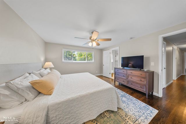 641 Blairmoor Court, Grosse Pointe Woods, MI 48236