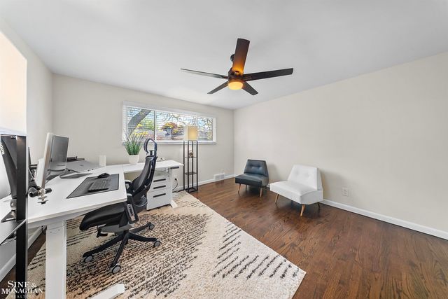 641 Blairmoor Court, Grosse Pointe Woods, MI 48236