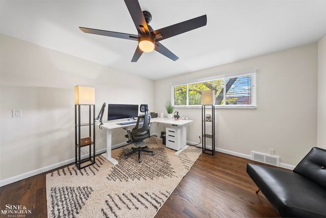 641 Blairmoor Court, Grosse Pointe Woods, MI 48236