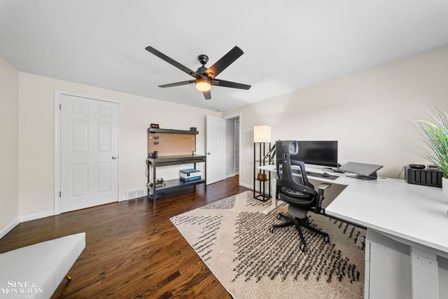 641 Blairmoor Court, Grosse Pointe Woods, MI 48236