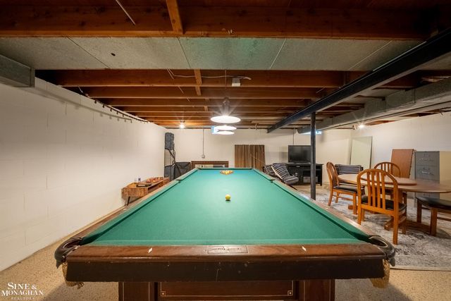 641 Blairmoor Court, Grosse Pointe Woods, MI 48236