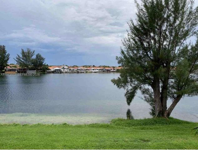 2540 W 67th Pl 202-28, Hialeah, FL 33016