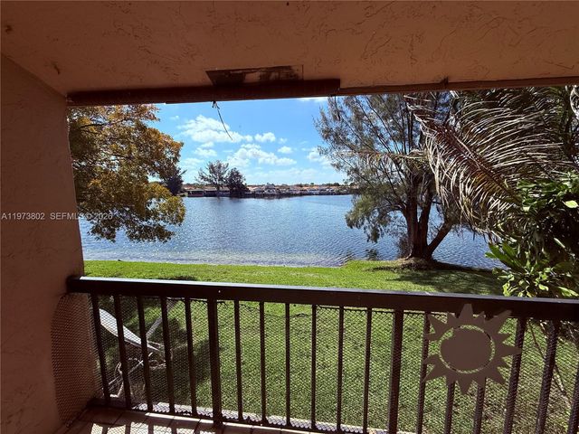 2540 W 67th Pl 202-28, Hialeah, FL 33016