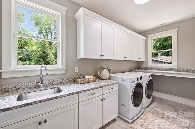 4507 Givens Way, Charlotte, NC 28209