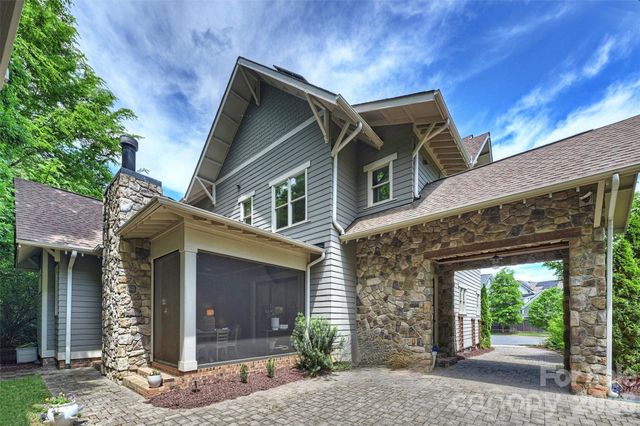 4507 Givens Way, Charlotte, NC 28209