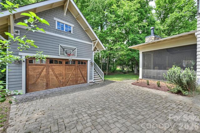 4507 Givens Way, Charlotte, NC 28209
