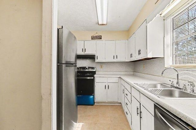 1388 Wood Circle S, Morrow, GA 30260