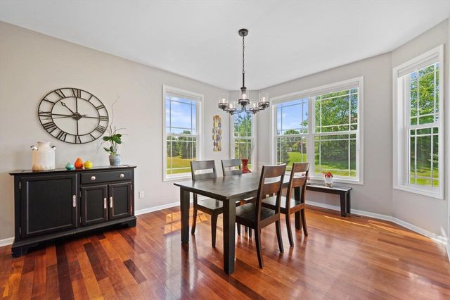 W349N5830 Sunflower COURT, Oconomowoc, WI 53066