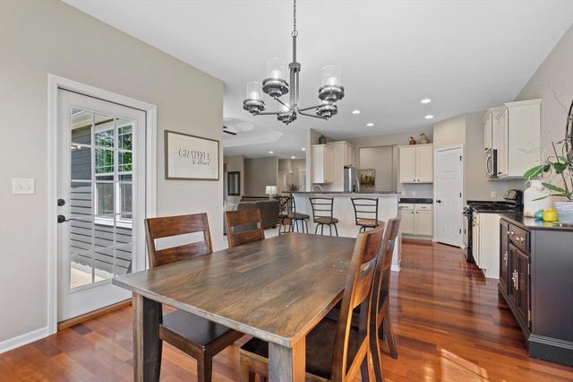 W349N5830 Sunflower COURT, Oconomowoc, WI 53066