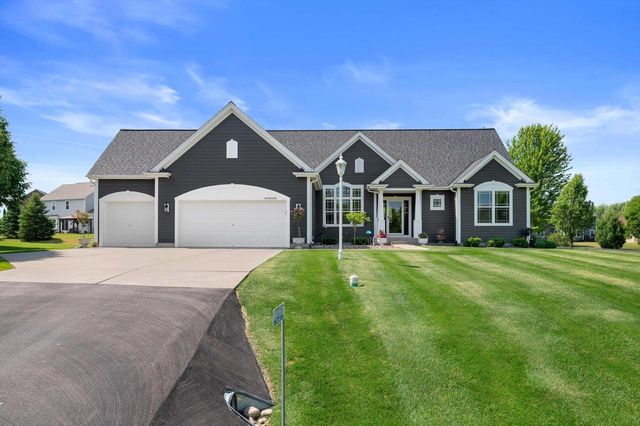 W349N5830 Sunflower COURT, Oconomowoc, WI 53066