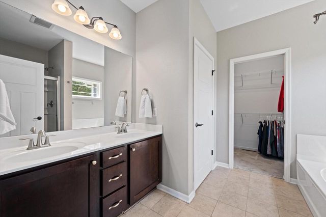 W349N5830 Sunflower COURT, Oconomowoc, WI 53066
