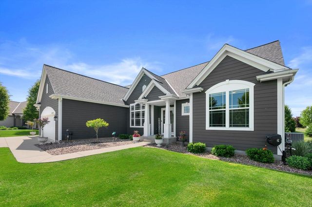 W349N5830 Sunflower COURT, Oconomowoc, WI 53066