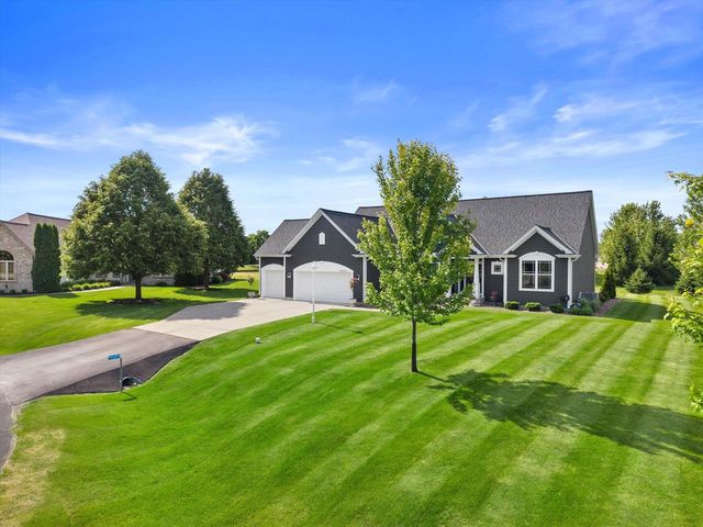 W349N5830 Sunflower COURT, Oconomowoc, WI 53066