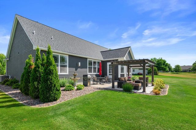 W349N5830 Sunflower COURT, Oconomowoc, WI 53066