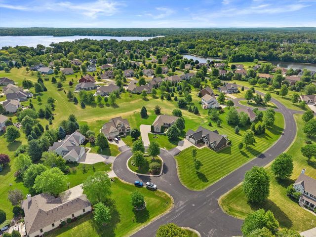 W349N5830 Sunflower COURT, Oconomowoc, WI 53066