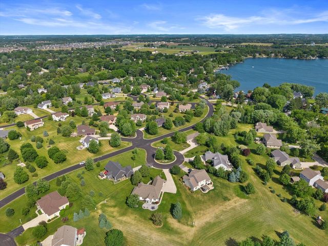 W349N5830 Sunflower COURT, Oconomowoc, WI 53066