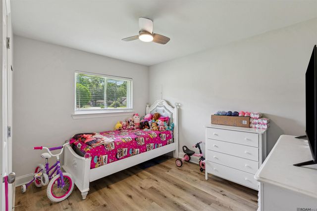 12223 Palmyra Dr, Baton Rouge, LA 70807