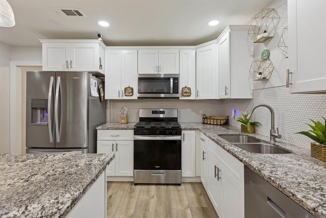 12223 Palmyra Dr, Baton Rouge, LA 70807