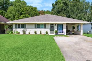 12223 Palmyra Dr, Baton Rouge, LA 70807