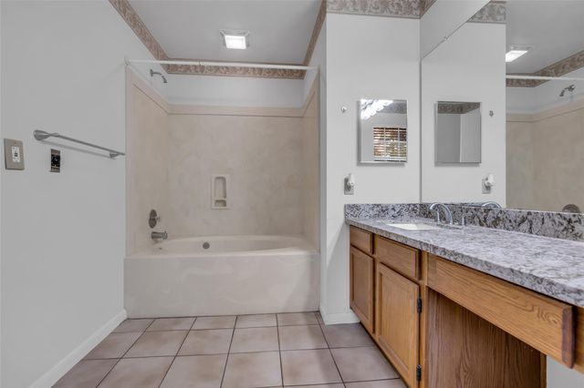 10 Treadwell Place, The Woodlands, TX 77381