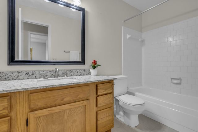 10 Treadwell Place, The Woodlands, TX 77381