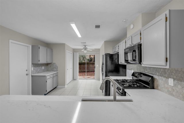 10 Treadwell Place, The Woodlands, TX 77381