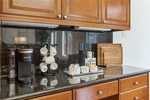 5346 Mcculloch Circle, Houston, TX 77056