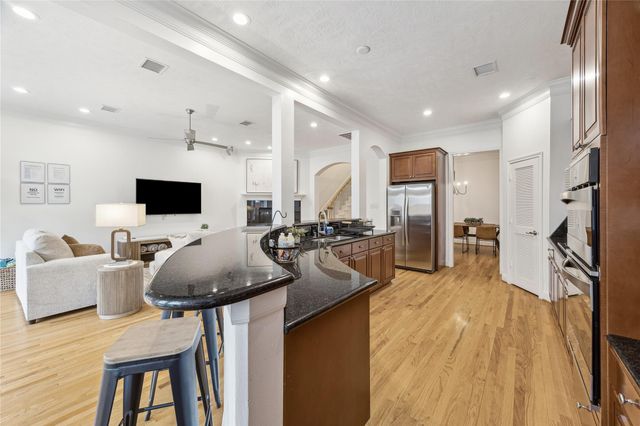 5346 Mcculloch Circle, Houston, TX 77056