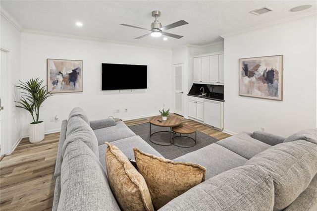 5346 Mcculloch Circle, Houston, TX 77056