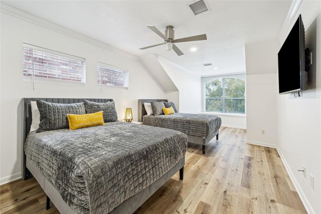 5346 Mcculloch Circle, Houston, TX 77056