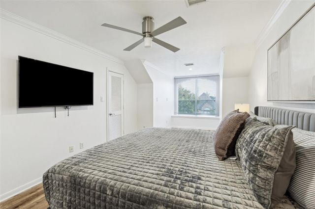 5346 Mcculloch Circle, Houston, TX 77056