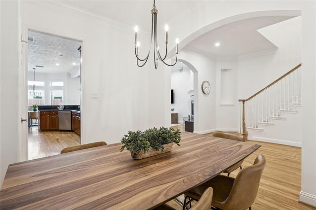 5346 Mcculloch Circle, Houston, TX 77056