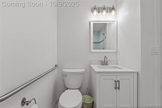 1019 N Edgeworth Avenue, Royal Oak, MI 48067