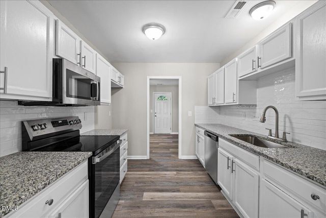 4721 Tanglewood Oaks Street, Raleigh, NC 27610