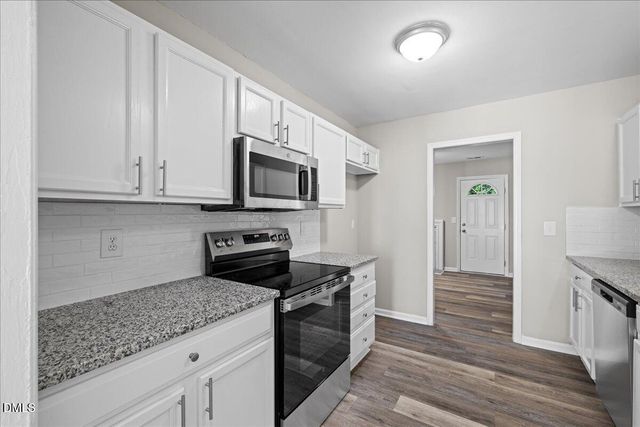 4721 Tanglewood Oaks Street, Raleigh, NC 27610