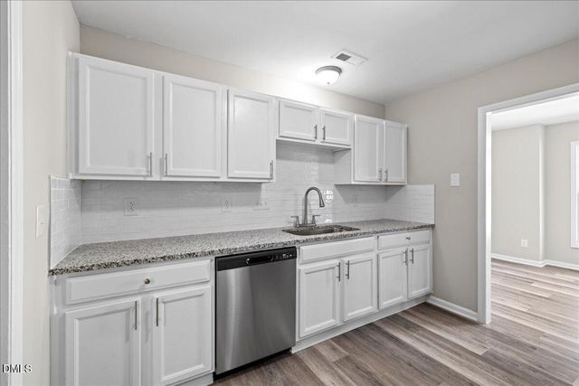 4721 Tanglewood Oaks Street, Raleigh, NC 27610