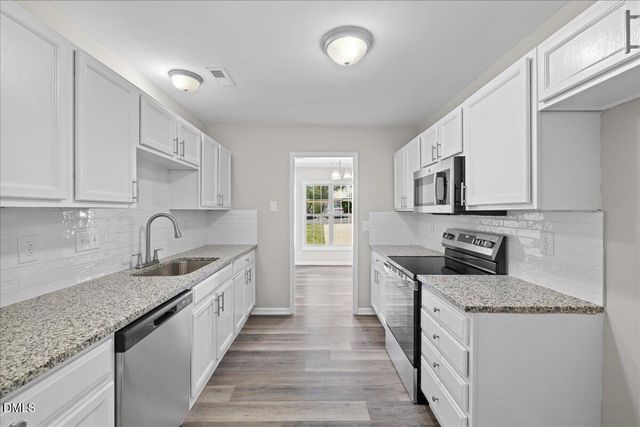 4721 Tanglewood Oaks Street, Raleigh, NC 27610
